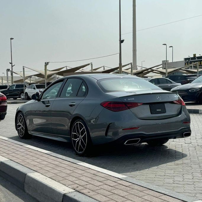 Подержанный Mercedes-Benz C-Class 300 V (W206), 2.0 л, 2022 в Шардже от Alfaris Used Cars Серый цвет. Other | AUTO.AE