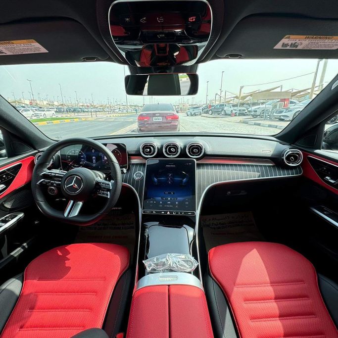 Подержанный Mercedes-Benz C-Class 300 V (W206), 2.0 л, 2022 в Шардже от Alfaris Used Cars Серый цвет. Other | AUTO.AE