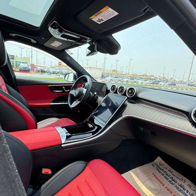 Подержанный Mercedes-Benz C-Class 300 V (W206), 2.0 л, 2022 в Шардже от Alfaris Used Cars Черный цвет. Other | AUTO.AE