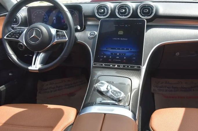 Подержанный Mercedes-Benz C-Class 300 V (W206), 2.0 л, 2022 в Шардже от Alfaris Used Cars Черный цвет. Other | AUTO.AE