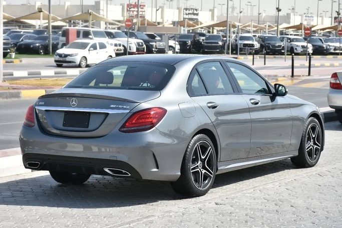 Подержанный Mercedes-Benz C-Class 300 IV (W205) Рестайлинг, 2.0 л, 2019 в Шардже от Alfaris Used Cars Серый цвет. Other | AUTO.AE