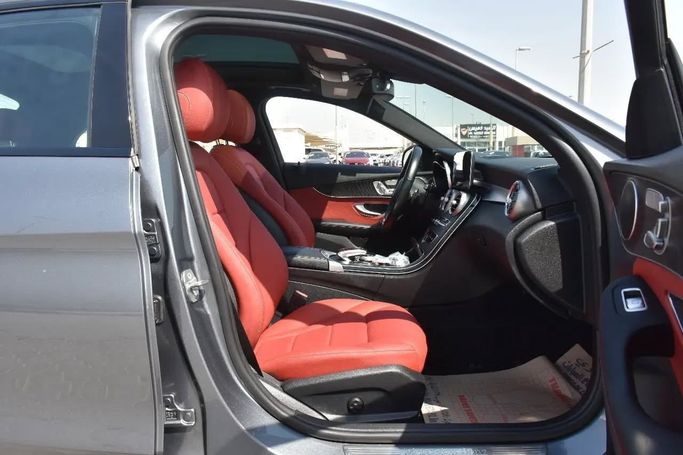 Подержанный Mercedes-Benz C-Class 300 IV (W205) Рестайлинг, 2.0 л, 2019 в Шардже от Alfaris Used Cars Серый цвет. Other | AUTO.AE