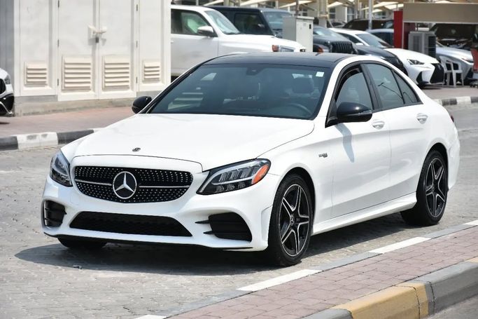 Подержанный Mercedes-Benz C-Class 300 IV (W205) Рестайлинг, 2.0 л, 2020 в Шардже от Alfaris Used Cars Белый цвет. Other | AUTO.AE