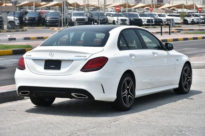 Подержанный Mercedes-Benz C-Class 300 IV (W205) Рестайлинг, 2.0 л, 2020 в Шардже от Alfaris Used Cars Белый цвет. Other | AUTO.AE