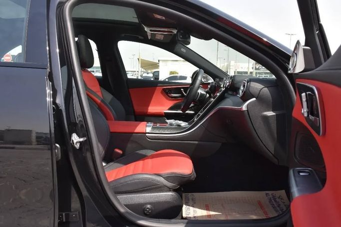 Подержанный Mercedes-Benz C-Class 300 V (W206), 2.0 л, 2022 в Шардже от Alfaris Used Cars Черный цвет. Other | AUTO.AE
