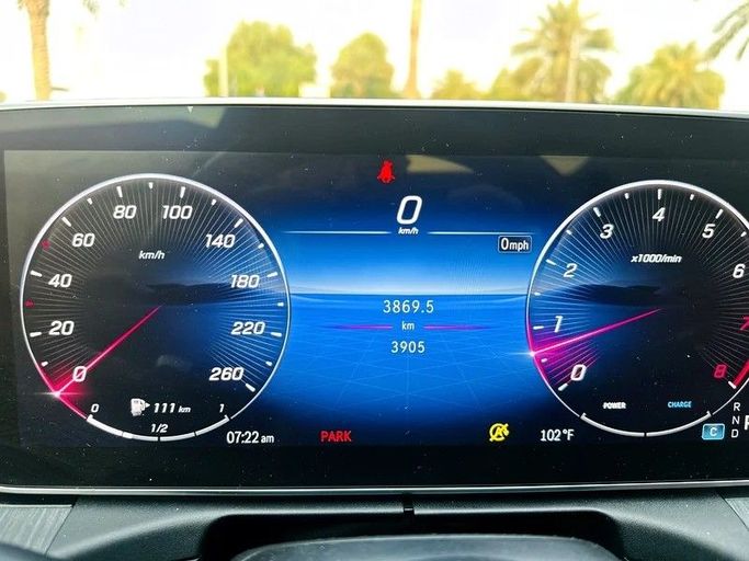 Подержанный Mercedes-Benz C-Class 300 V (W206), 2.0 л, 2023 в Шардже от Taj Al Sultan Used Cars Синий цвет. Other | AUTO.AE