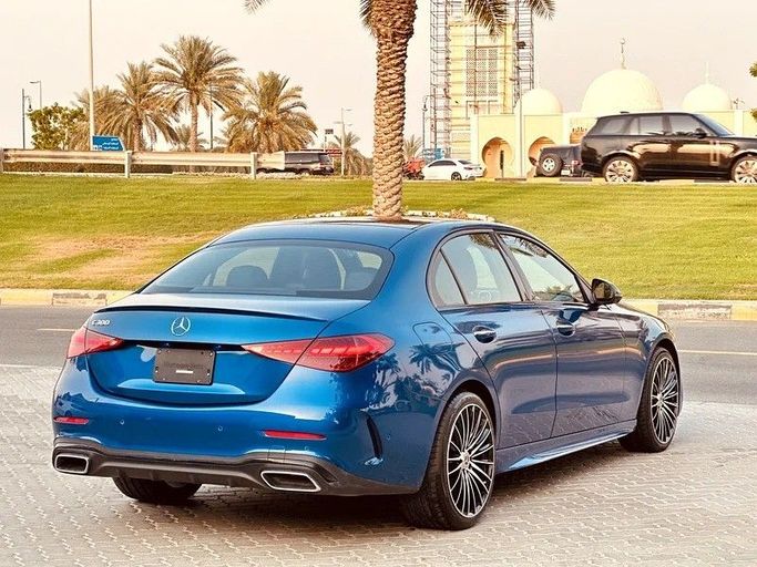 Подержанный Mercedes-Benz C-Class 300 V (W206), 2.0 л, 2023 в Шардже от Taj Al Sultan Used Cars Синий цвет. Other | AUTO.AE