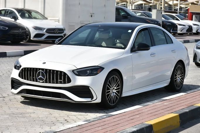 Подержанный Mercedes-Benz C-Class 300 V (W206), 2.0 л, 2023 в Шардже от Alfaris Used Cars Белый цвет. Other | AUTO.AE
