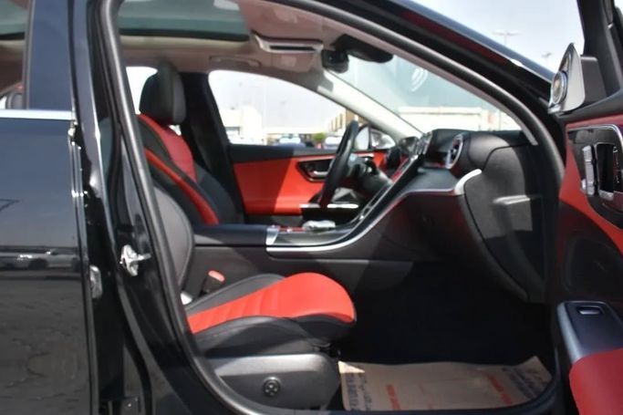 Подержанный Mercedes-Benz C-Class 300 V (W206), 2.0 л, 2022 в Шардже от Alfaris Used Cars Черный цвет. Other | AUTO.AE