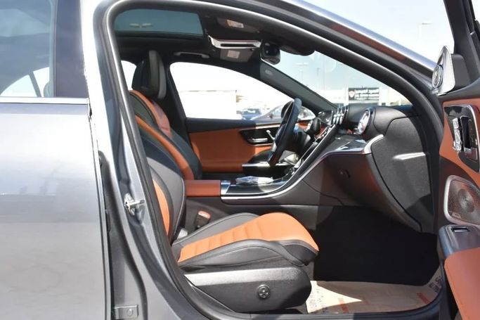 Подержанный Mercedes-Benz C-Class 300 V (W206), 2.0 л, 2022 в Шардже от Alfaris Used Cars Серый цвет. Other | AUTO.AE