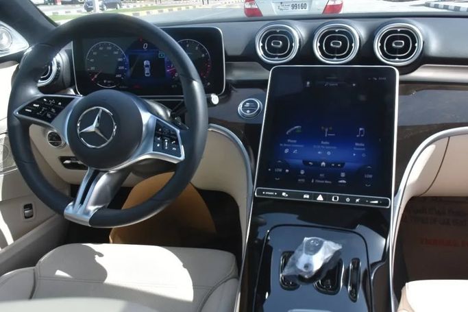 Подержанный Mercedes-Benz C-Class 300 V (W206), 2.0 л, 2022 в Шардже от Alfaris Used Cars Синий цвет. Other | AUTO.AE