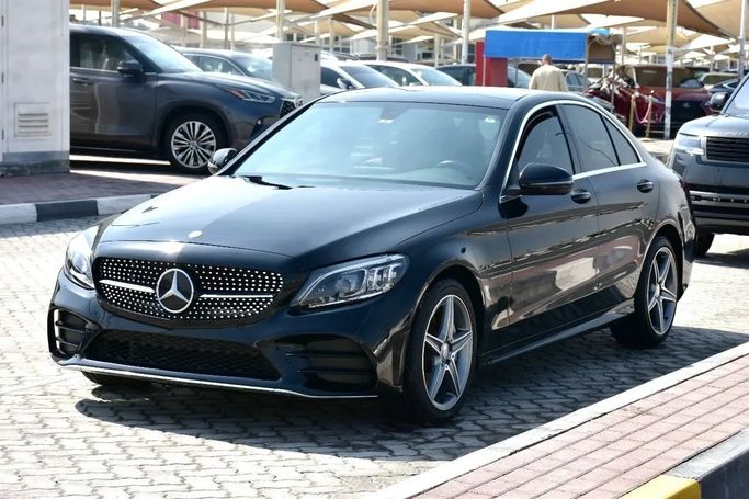Подержанный Mercedes-Benz C-Class 300 IV (W205), 2.0 л, 2017 в Шардже от Alfaris Used Cars Черный цвет. Other | AUTO.AE