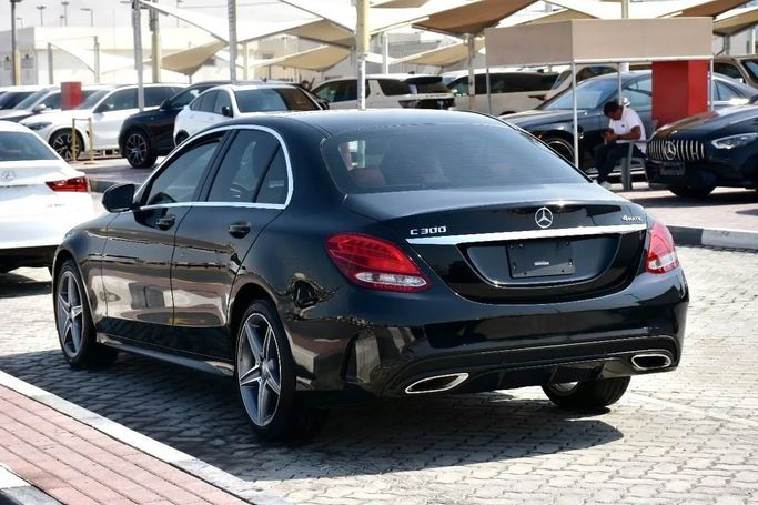 Подержанный Mercedes-Benz C-Class 300 IV (W205), 2.0 л, 2017 в Шардже от Alfaris Used Cars Черный цвет. Other | AUTO.AE