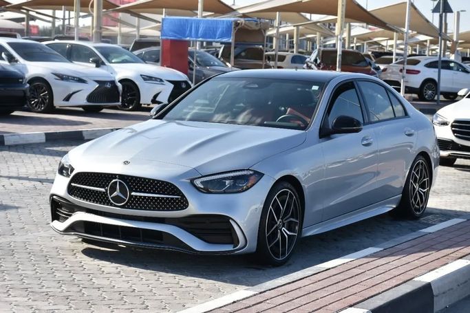 Подержанный Mercedes-Benz C-Class 300 V (W206), 2.0 л, 2022 в Шардже от Alfaris Used Cars Серебристый цвет. Other | AUTO.AE
