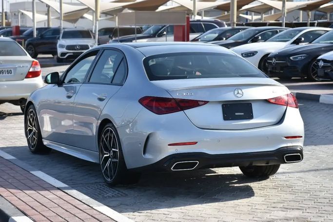 Подержанный Mercedes-Benz C-Class 300 V (W206), 2.0 л, 2022 в Шардже от Alfaris Used Cars Серебристый цвет. Other | AUTO.AE