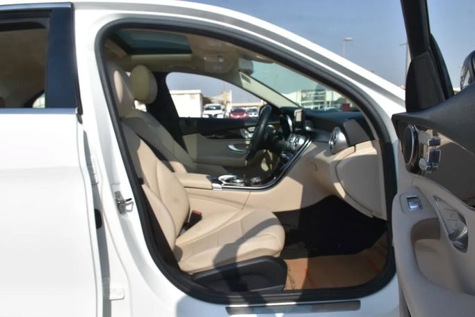 Used Mercedes-Benz C-Class 300 IV (W205) Facelift, 2.0 l, 2019 in Sharjah by Alfaris Used Cars, White color. Other | AUTO.AE