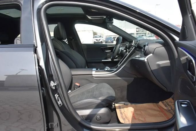 Подержанный Mercedes-Benz C-Class 350 e L V (W206), 2.0 л, 2023 в Шардже от Alfaris Used Cars Черный цвет. Other | AUTO.AE