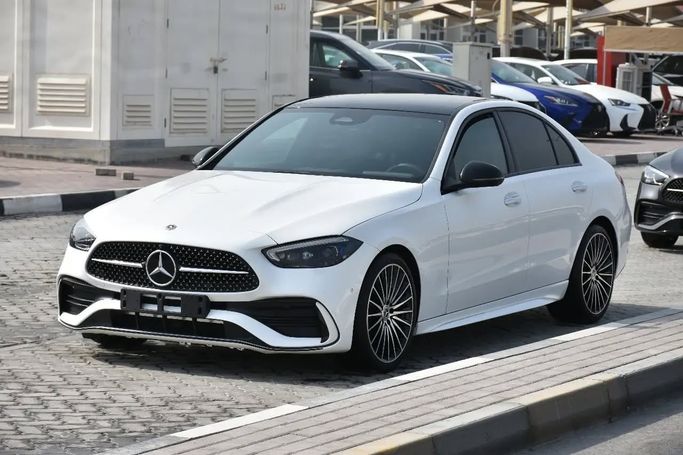 Подержанный Mercedes-Benz C-Class 200 V (W206), 1.5 л, 2023 в Шардже от Alfaris Used Cars Белый цвет. Other | AUTO.AE