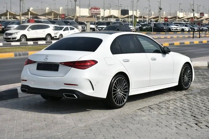 Подержанный Mercedes-Benz C-Class 200 V (W206), 1.5 л, 2023 в Шардже от Alfaris Used Cars Белый цвет. Other | AUTO.AE