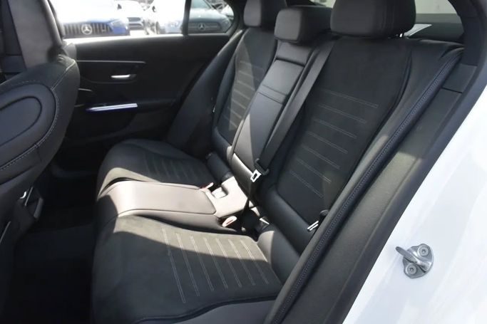 Подержанный Mercedes-Benz C-Class 200 V (W206), 1.5 л, 2023 в Шардже от Alfaris Used Cars Белый цвет. Other | AUTO.AE