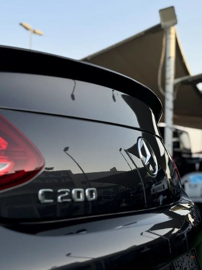 Подержанный Mercedes-Benz C-Class 200 IV (W205) Рестайлинг, 1.5 л, 2019 в Шардже от Al Fakhamah Used Cars Серый цвет. GCC | AUTO.AE