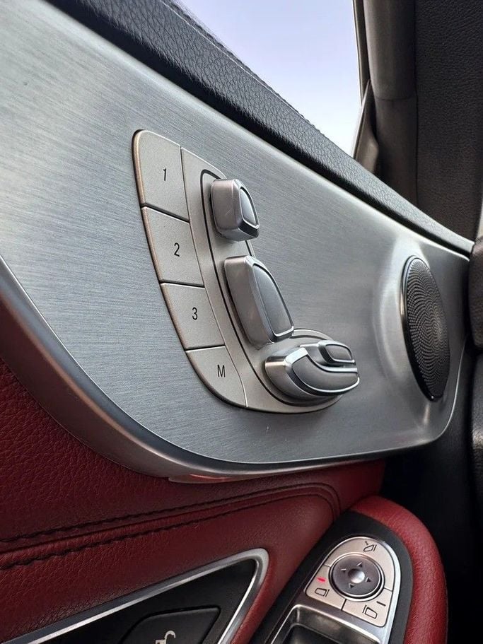 Подержанный Mercedes-Benz C-Class 200 IV (W205) Рестайлинг, 1.5 л, 2019 в Шардже от Al Fakhamah Used Cars Серый цвет. GCC | AUTO.AE