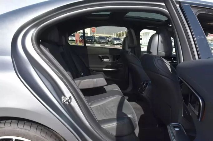 Подержанный Mercedes-Benz C-Class 200 V (W206), 1.5 л, 2022 в Шардже от Alfaris Used Cars Серый цвет. Other | AUTO.AE