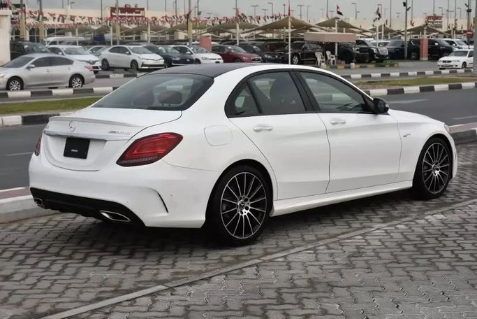 Подержанный Mercedes-Benz C-Class 300 IV (W205) Рестайлинг, 2.0 л, 2020 в Шардже от Alfaris Used Cars Белый цвет. Other | AUTO.AE