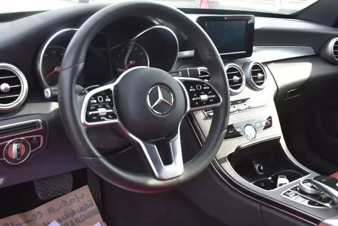 Подержанный Mercedes-Benz C-Class 300 IV (W205) Рестайлинг, 2.0 л, 2019 в Шардже от Alfaris Used Cars Черный цвет. Other | AUTO.AE
