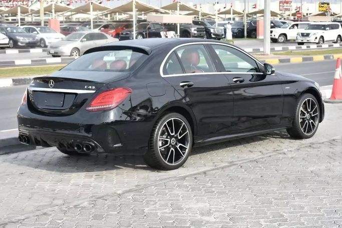 Подержанный Mercedes-Benz C-Class 300 IV (W205) Рестайлинг, 2.0 л, 2019 в Шардже от Alfaris Used Cars Черный цвет. Other | AUTO.AE