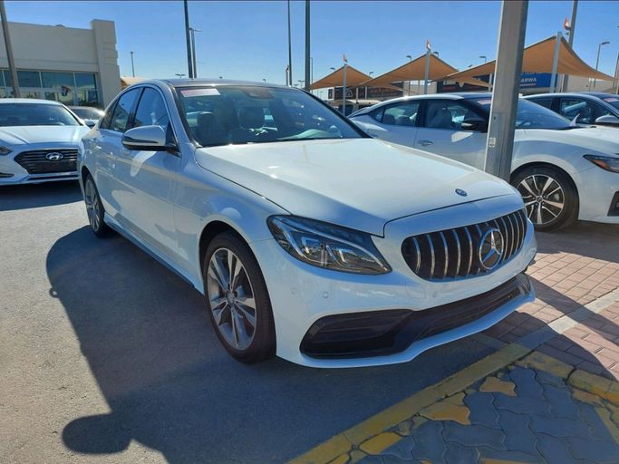 Used Mercedes-Benz C-Class 300 IV (W205), 2.0 l, 2016 in Sharjah by Daira Used Cars, White color. American Specs | AUTO.AE