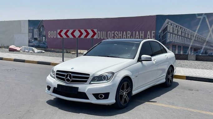 Подержанный Mercedes-Benz C-Class 200 III (W204) Рестайлинг, 1.8 л, 2014 в Шардже от Halla Cars Белый цвет. GCC | AUTO.AE