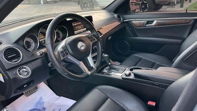 Подержанный Mercedes-Benz C-Class 250 III (W204) Рестайлинг, 1.8 л, 2013 в Шардже от Halla Cars Серый цвет. Американская | AUTO.AE