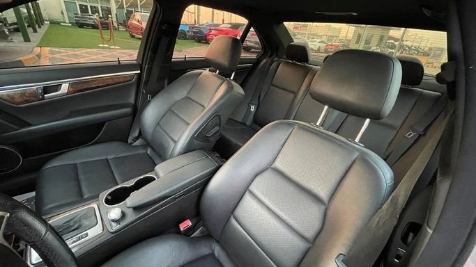 Подержанный Mercedes-Benz C-Class 250 III (W204) Рестайлинг, 1.8 л, 2013 в Шардже от Halla Cars Серый цвет. Американская | AUTO.AE