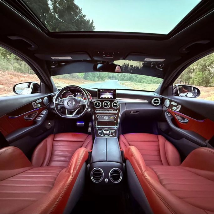 Подержанный Mercedes-Benz C-Class 300 IV (W205) Рестайлинг, 2.0 л, 2018 в Шардже от Sarmad Cars Черный цвет. Other | AUTO.AE