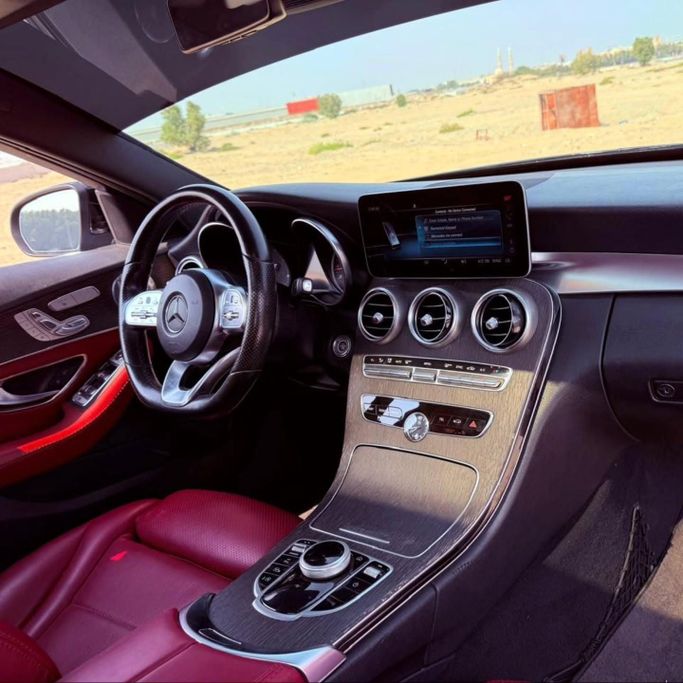 Подержанный Mercedes-Benz C-Class 300 IV (W205) Рестайлинг, 2.0 л, 2020 в Шардже от Sarmad Cars Черный цвет. Other | AUTO.AE