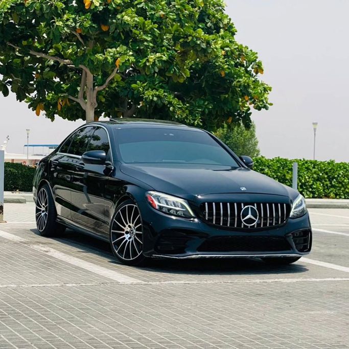 Подержанный Mercedes-Benz C-Class 300 IV (W205) Рестайлинг, 2.0 л, 2020 в Шардже от Sarmad Cars Черный цвет. Other | AUTO.AE