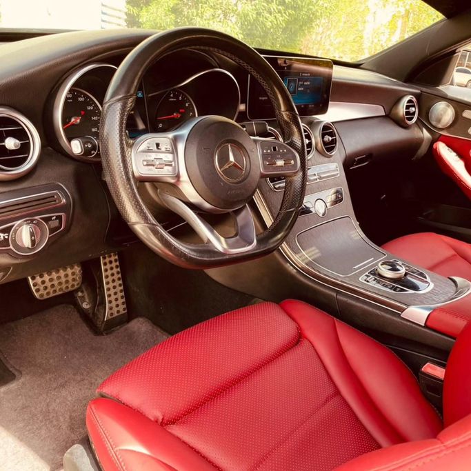 Подержанный Mercedes-Benz C-Class 300 IV (W205) Рестайлинг, 2.0 л, 2020 в Шардже от Sarmad Cars Черный цвет. Other | AUTO.AE