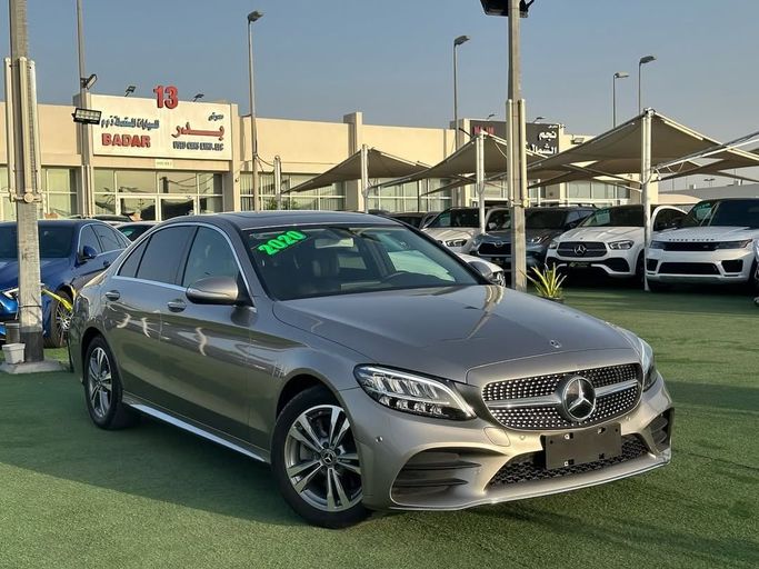 Подержанный Mercedes-Benz C-Class 200 IV (W205) Рестайлинг, 2.0 л, 2020 в Шардже от Badar Used Cars Серебристый цвет.  | AUTO.AE