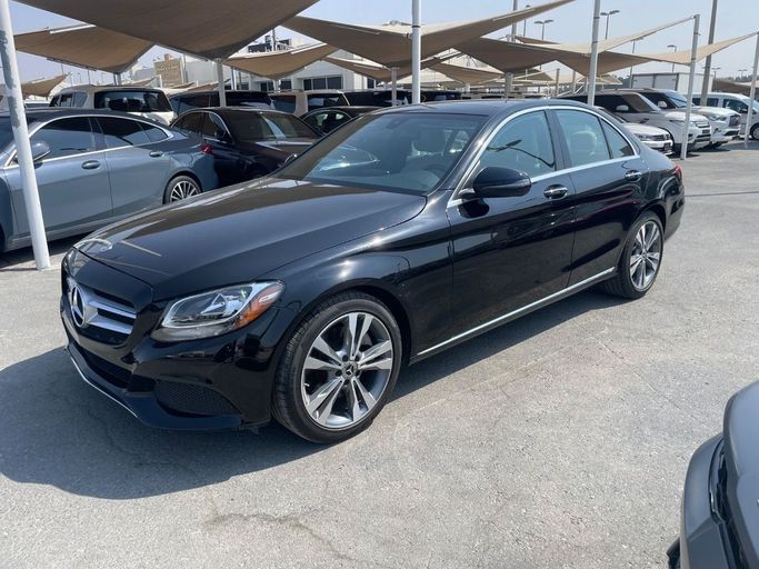 مستعملة Mercedes-Benz C-Class 300 IV (W205), 2.0 l, 2018 في في الشارقة من Sport Used Cars، اللون أسود. المواصفات الأمريكية | AUTO.AE