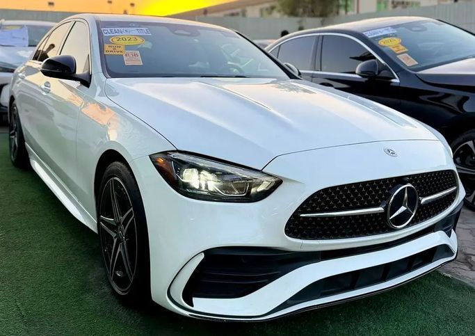مستعملة Mercedes-Benz C-Class 300 V (W206), 2.0 l, 2023 في في الشارقة من BAB AL ROLAH USED CARS، اللون أبيض. المواصفات الأمريكية | AUTO.AE | إعلان #247923