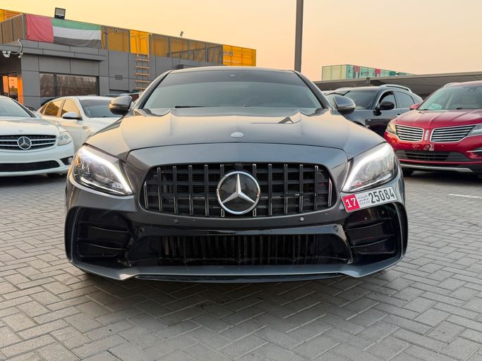 مستعملة Mercedes-Benz C-Class 300 IV (W205), 2.0 l, 2017 في في الإمارات, الشارقة من FAROUK KHALAF، اللون رمادي. المواصفات الأمريكية | AUTO.AE | إعلان #268745