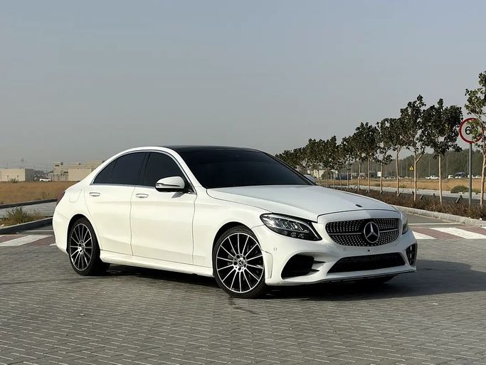 Подержанный Mercedes-Benz C-Class 200 IV (W205) Рестайлинг, 1.5 л, 2019 в Шардже от AL KARADAH USED CARS TRADING Белый цвет. GCC | AUTO.AE | Объявление #271644