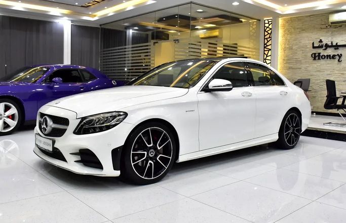 مستعملة Mercedes-Benz C-Class 200 عملية فيس ليفت IV (W205), 1.5 l, 2019 في في الشارقة من Honey Jidosha Used Cars Tr.، اللون أبيض. مواصفات الخليج | AUTO.AE | إعلان #273418