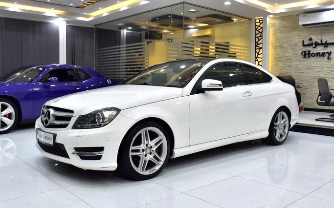 مستعملة Mercedes-Benz C-Class 250 عملية فيس ليفت III (W204), 1.8 l, 2015 في في الشارقة من Honey Jidosha Used Cars Tr.، اللون أبيض. مواصفات الخليج | AUTO.AE | إعلان #273424