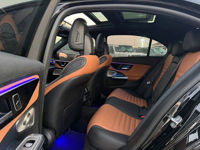 مستعملة Mercedes-Benz C-Class 300 V (W206)، 2.0 لتر، 2024 في الإمارات، الشارقة من Daira Used Cars، اللون أسود. المواصفات الأمريكية | AUTO.AE | إعلان #296155 — صورة 10 من 19
