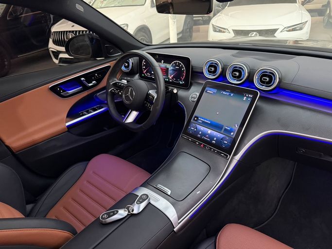 مستعملة Mercedes-Benz C-Class 300 V (W206)، 2.0 لتر، 2024 في الإمارات، الشارقة من Daira Used Cars، اللون أسود. المواصفات الأمريكية | AUTO.AE | إعلان #296155 — صورة 15 من 19