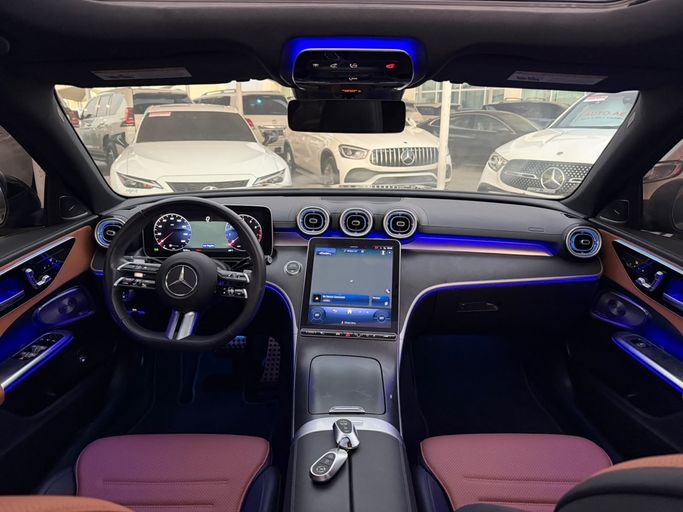 مستعملة Mercedes-Benz C-Class 300 V (W206)، 2.0 لتر، 2024 في الإمارات، الشارقة من Daira Used Cars، اللون أسود. المواصفات الأمريكية | AUTO.AE | إعلان #296155 — صورة 17 من 19