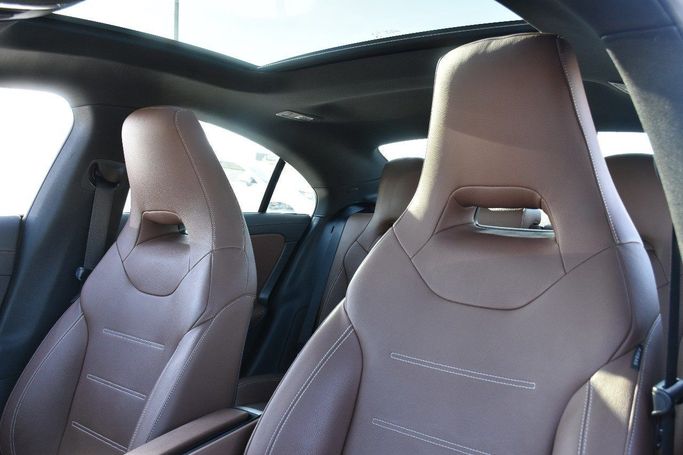 Подержанный Mercedes-Benz CLA AMG 35 AMG II (C118, X118), 2.0 л, 2021 в Шардже от Alfaris Used Cars Черный цвет.  | AUTO.AE