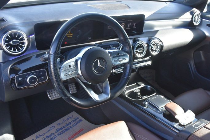 Подержанный Mercedes-Benz CLA AMG 35 AMG II (C118, X118), 2.0 л, 2021 в Шардже от Alfaris Used Cars Черный цвет.  | AUTO.AE